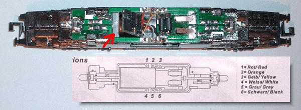 Decoder angeschlossen auf Platine der BR 182 - Ausschnitt aus Bedienungsanleitung mit Pinbelegung